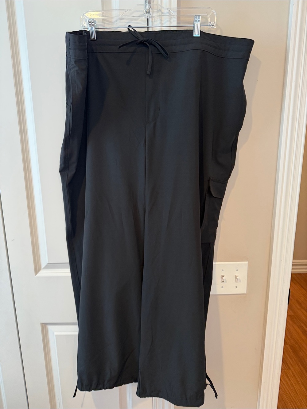 Old Navy Women’s Black Cargo Drawstring Pants